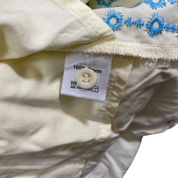 AK Large Tunic NWT Pale Yellow Embroidered Lined Roll Tab Sleeve 1/2 Button Boho - Picture 6 of 7